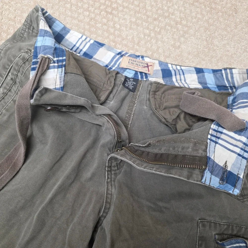 Y2K Industrial‎ Exchange 32 Distressed Cargo Shorts Baggy Brownish Gray